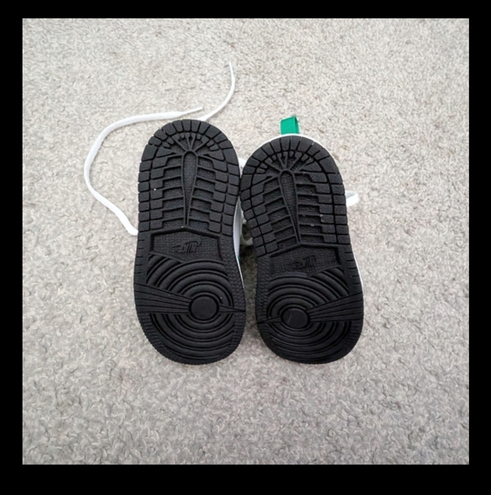 Toddler Nike Air Jordan Mid Green White Sneakers - Picture 14 of 15